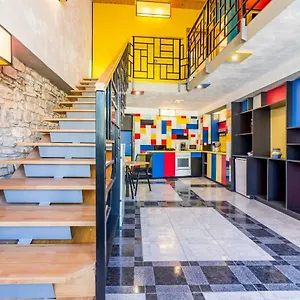  Villa House Mondrian
